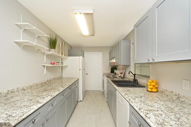 4760 Fairsun St-16