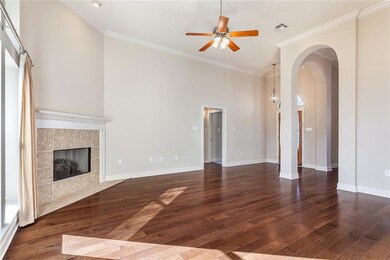 Grandiose living area w/ NEW Wood Floors