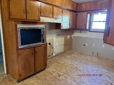 1013 W 12th St, Goodland, KS 67735 - photo 7