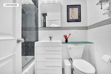 Gramercy Park Towers unit 8K, New York, NY 10003 - photo 6