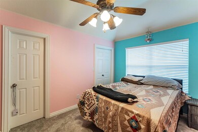 327 Fossil Rock Dr, Azle, TX 76020 - photo 4