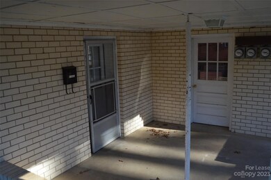646 E Broad St unit C, Statesville, NC 28677 - photo 3