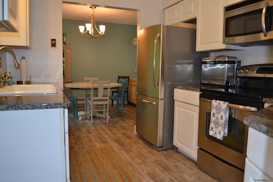 39 Pheasant Ct, Saratoga Springs, NY 12866 - photo 3