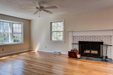 33 Centerboard Ln, South Yarmouth, MA 02664 - photo 5