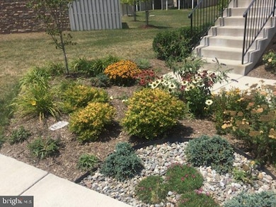 42634 Lancaster Ridge Terrace, Chantilly, VA 20152 - photo 2