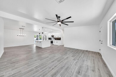 8436 N 13th Pl-9