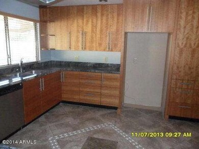 660 Gary Kitchen 2