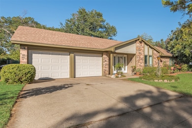 1719 Princeton Dr, Arlington, TX 76015 - photo 3