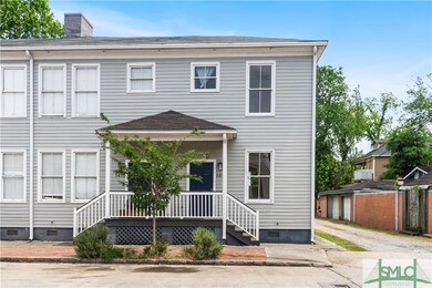 Charming Renovated End-Unit Townhouse Steps to For