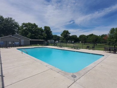 2320 E Macarthur Rd unit P-11, Wichita, KS 67216 - photo 7