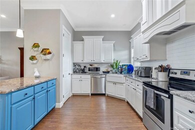 Kitchen has walk in pantry