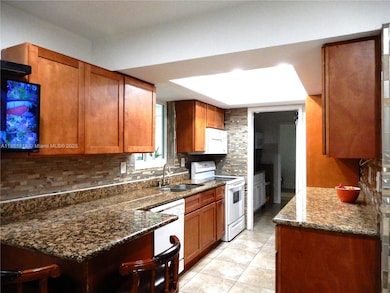 19901 SW 92nd Ave, Cutler Bay, FL 33157 - photo 5