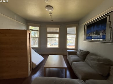 722 NE Couch St, Portland, OR 97232 - photo 5
