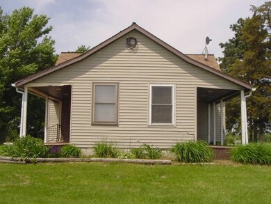 13932 Backbone Rd, Princeton, IL 61356 - photo 2
