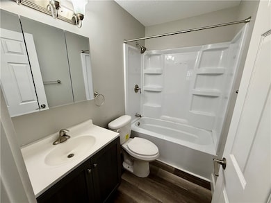 3499 W Lafayette Ave, Decatur, IL 62522 - photo 5