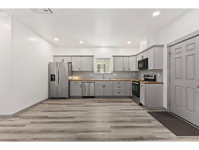 2108 True Ave, Lagrande, OR 97850 - photo 4