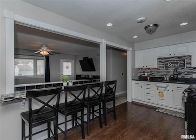 2220 Valley Dr, Davenport, IA 52806 - photo 4