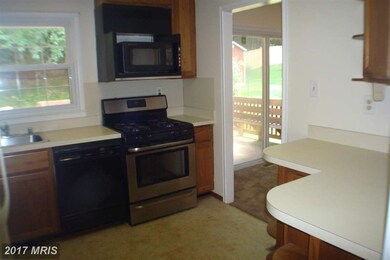 6959 Heather Dr, Bryans Road, MD 20616 - photo 5