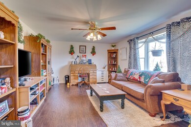 13588 Winchester Grade Rd, Berkeley Springs, WV 25411 - photo 7