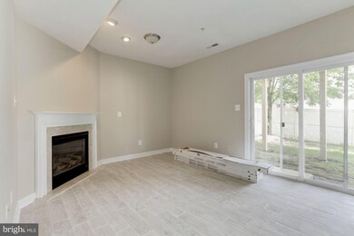 3342 Castle Ridge Cir unit 5, Silver Spring, MD 20904 - photo 4
