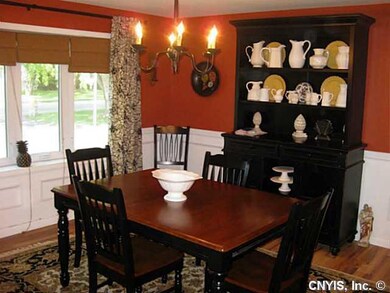 Dining Room Dining Room boasts Shadow Boxing & Cha