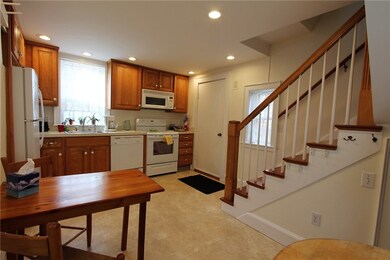 63 Poplar St unit 3, Newport, RI 02840 - photo 3