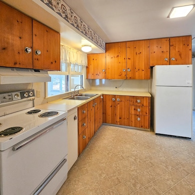 1555 W River Rd, Dummerston, VT 05301 - photo 6