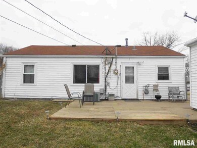 7503 Volquardsen Ave, Davenport, IA 52806 - photo 3