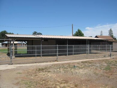 440 Orr Dr, Central Point, OR 97502 - photo 7