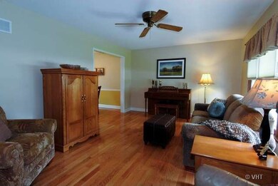 1162 Chillem Dr unit 2, Batavia, IL 60510 - photo 4