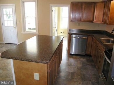 14 E Locust St, Mechanicsburg, PA 17055 - photo 5