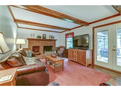 GREAT ROOM FULL OF CHARACTER