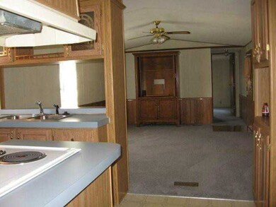 178 Parklawn Dr, Circleville, OH 43113 - photo 2