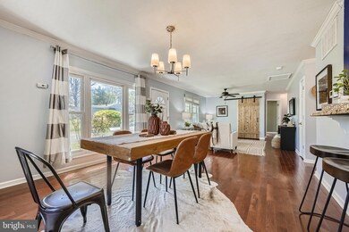 110 Tulip Dr, Gaithersburg, MD 20877 - photo 7