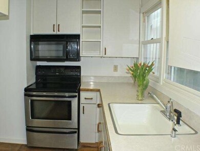 Fully Equipped Kitchen with Purified Drinking Wate