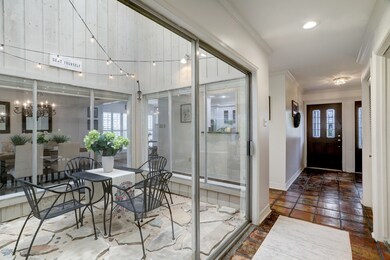 10210 Burgoyne Rd, Houston, TX 77042 - photo 5