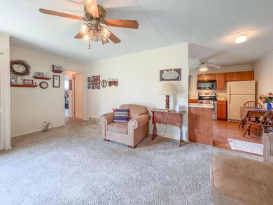 812 S 12th Ave W, Newton, IA 50208 - photo 5