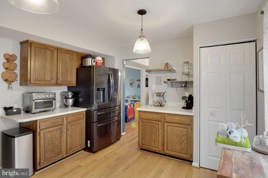 9413 Glen Ridge Dr, Laurel, MD 20723 - photo 4