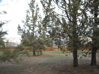 2436 SW Valleyview Dr, Redmond, OR 97756 - photo 2