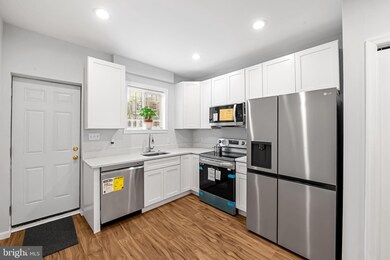 512 N Port St, Baltimore, MD 21205 - photo 6