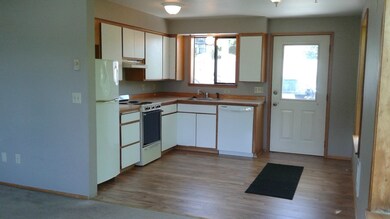 807 S 281st St unit B, Des Moines, WA 98198 - photo 2