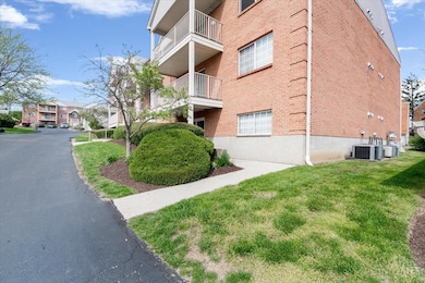 5765 Cheviot Rd, Cincinnati, OH 45247 - photo 3