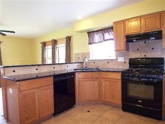 1430 Westbury Cir, North Aurora, IL 60542 - photo 2