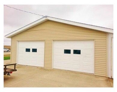 unlisted-address, Newton, IA 50208 - photo 2