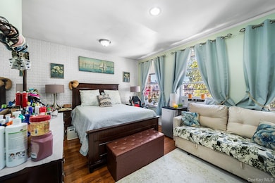 6921 78th St, Middle Village, NY 11379 - photo 5