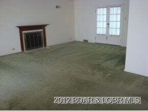 Livingroom with gas fireplace