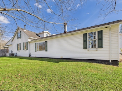 3819 Saltwell Rd, Bridgeport, WV 26330 - photo 4