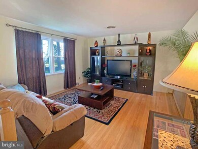 28 Bernard Dr, Morrisville, PA 19067 - photo 4