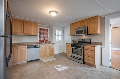 Side entry into kitchen