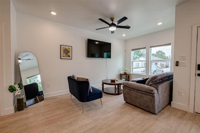 5122 Southwind St unit A, Houston, TX 77033 - photo 7